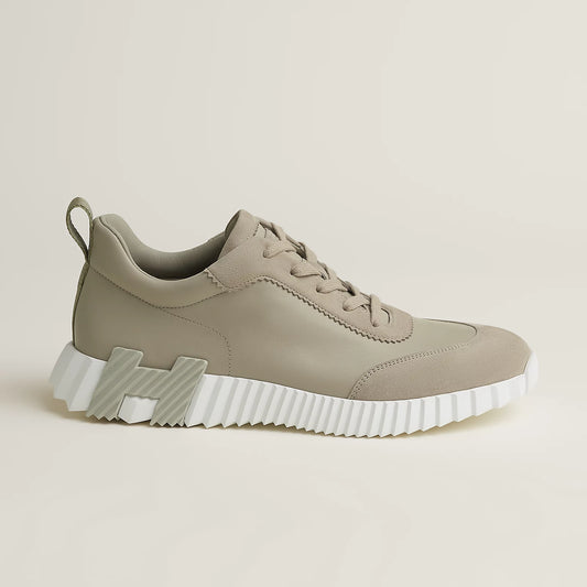 Bouncing Sneaker