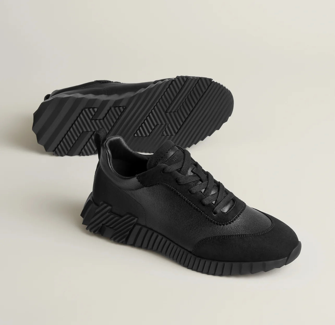 Bouncing Sneaker