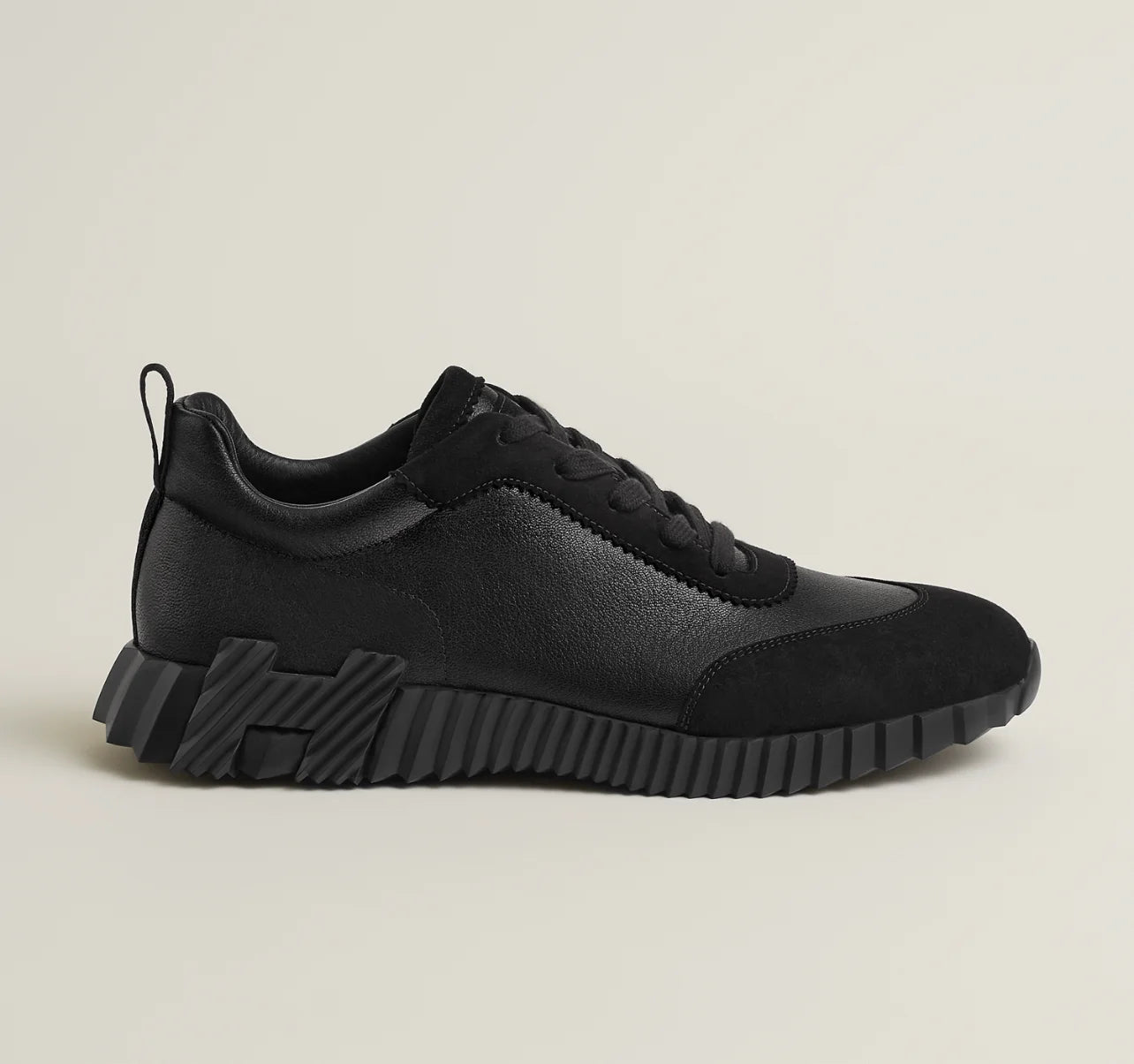 Bouncing Sneaker