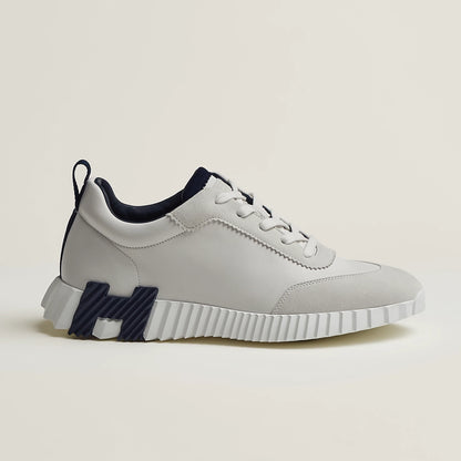 Bouncing Sneaker