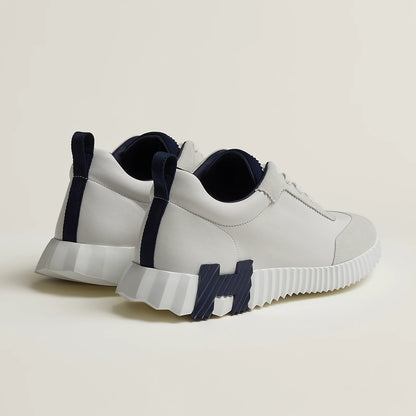 Bouncing Sneaker